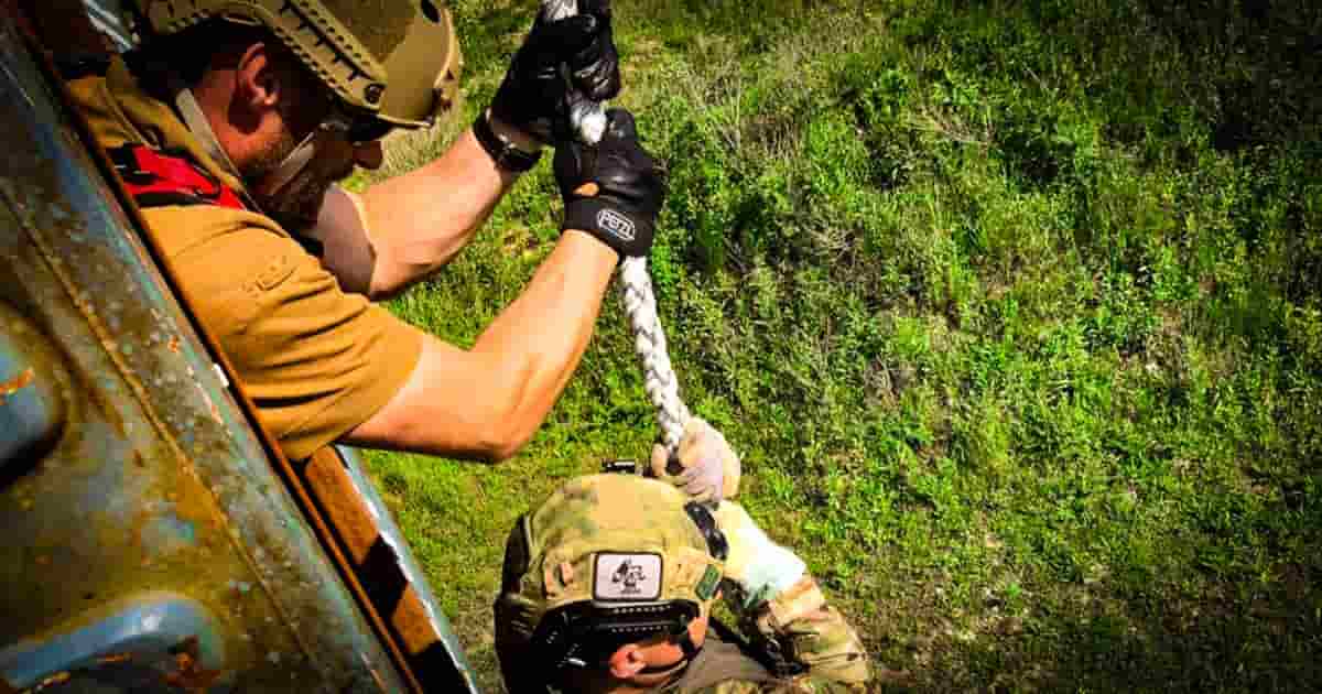 Kurz: Taktické zlaňovanie (fast-rope)
